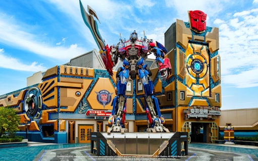 Optimus Prime statue at Transformers Metrobase, Universal Studios Beijing.