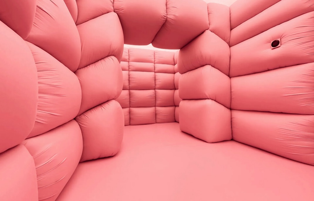 Padded pink room installation at Dreams by Andrés Reisinger, Moco Amsterdam.