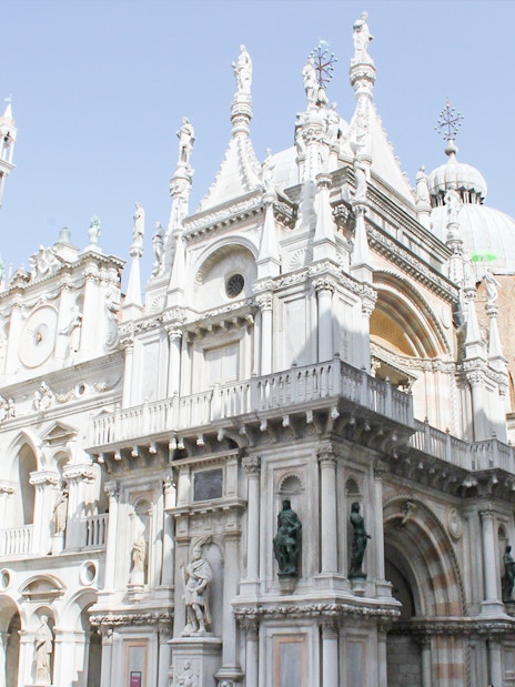 Doge's Palace courtyard with ornate architecture in Venice, Italy.