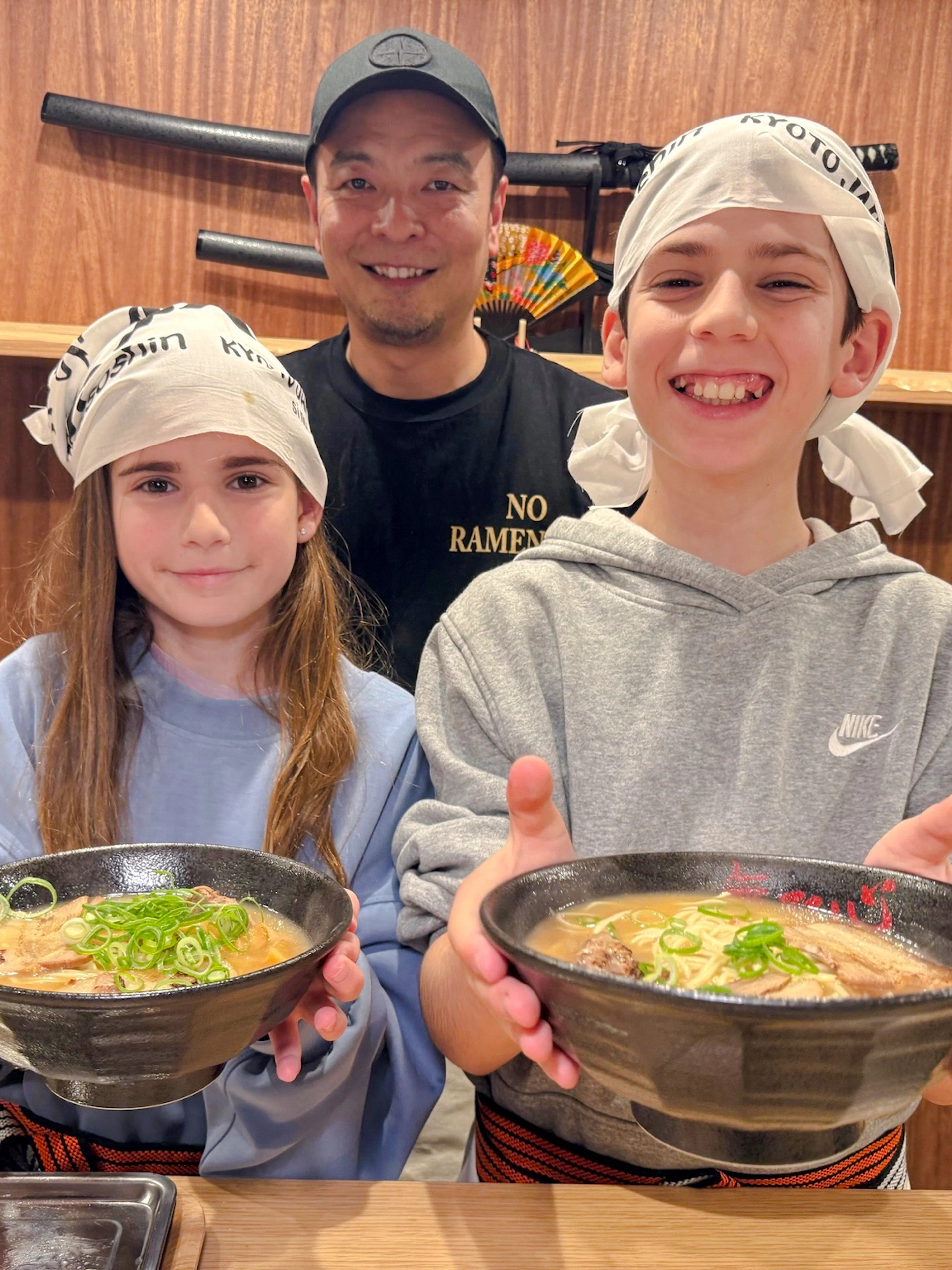 cours de cuisine à kyoto : préparation de ramen et peinture sur bol à gion-1