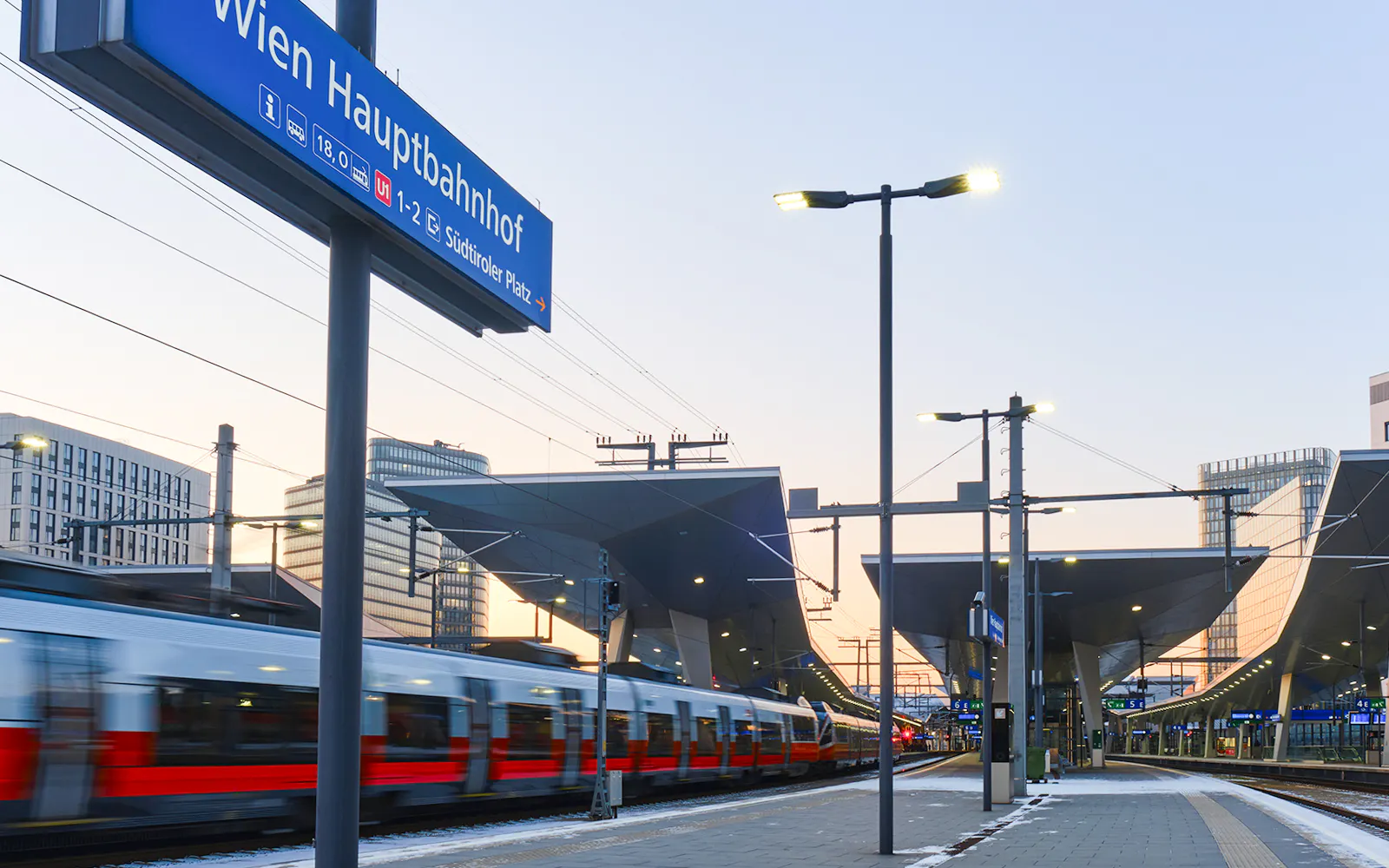 Główny dworzec kolejowy / Hauptbahnhof