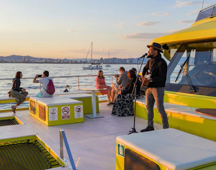 Catamaran with live music, Barcelona