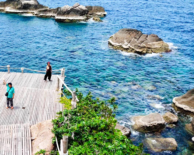 From Koh Tao: Private Car Sightseeing & Snorkeling Tour