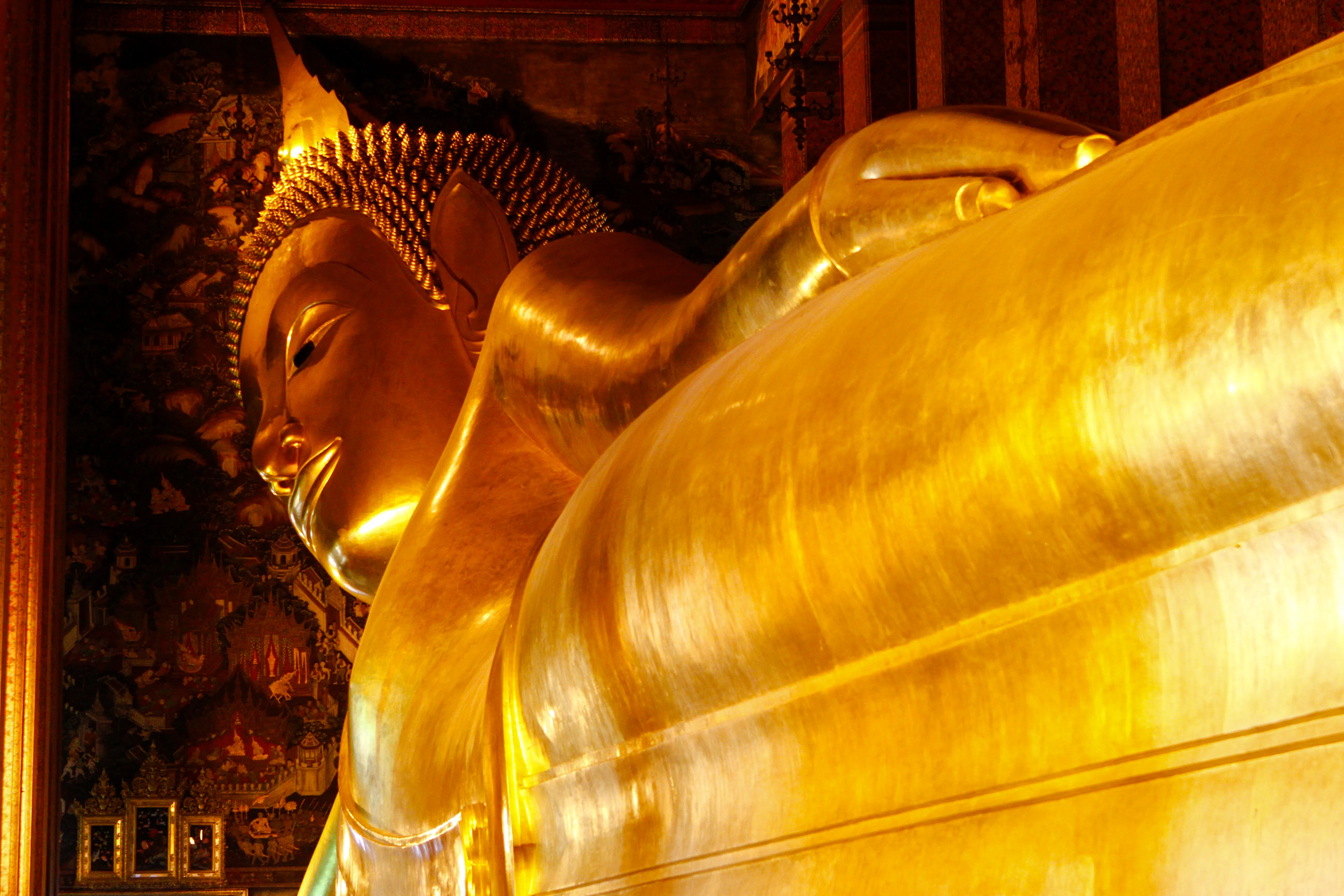 Reclining Buddha statue at Wat Pho, Bangkok, part of the Top 3 Must-See Temples tour.