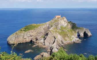 biarritz'den: gaztelugatxe, bilbao ve guggenheim müze turu-3