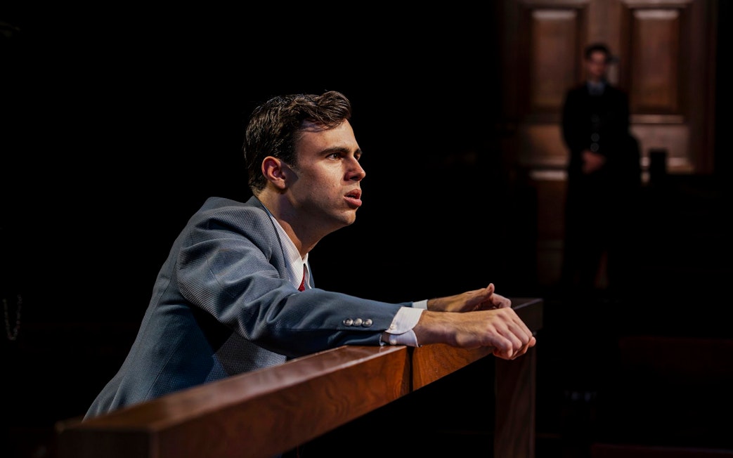 Stage performance of "Witness for the Prosecution" in West End courtroom setting.