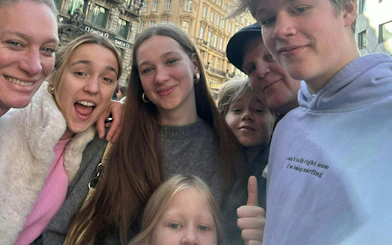 Group enjoying Vienna Murder Mystery self-guided city exploration game.