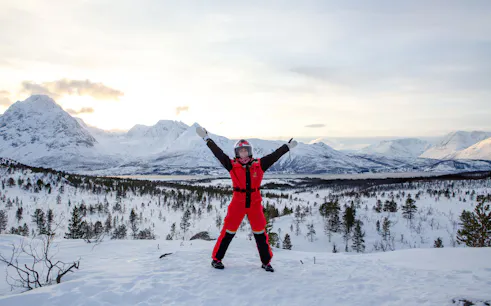 vanuit tromsø: sneeuwscootersafari in de lyngen-alpen met lunch en warme drankjes-1