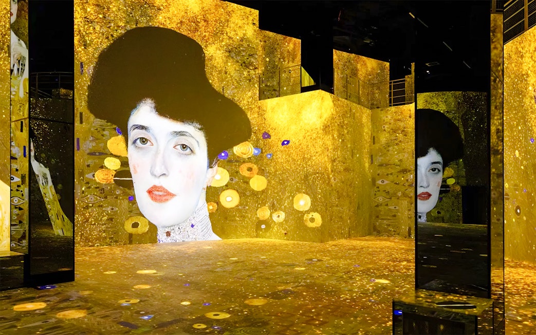 Gustav Klimt artwork projection at Port des Lumières exhibit in Hamburg.