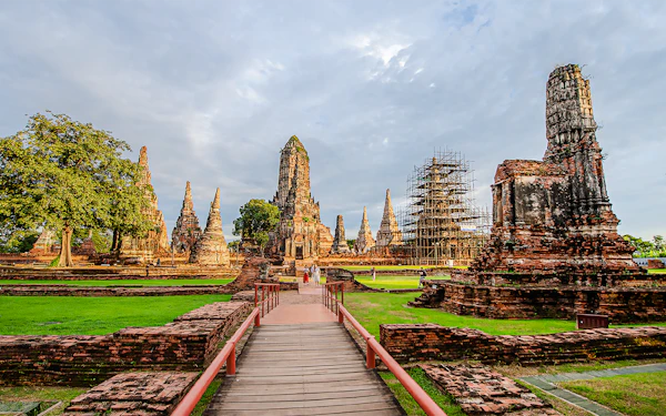 From Bangkok: Ayutthaya Temples Guided Half-Day Tour