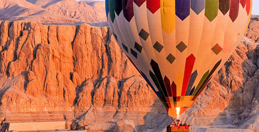 Turul Luxor cu balonul cu aer cald