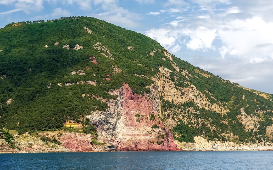 Cinque Terre coastline view from boat tour with skipper from La Spezia.