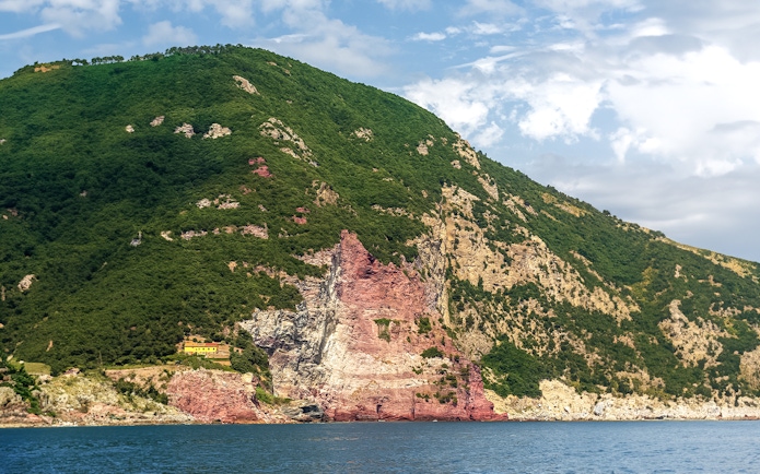 Cinque Terre coastline view from boat tour with skipper from La Spezia.