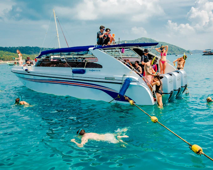 Koh Samui Pig Island Speedboat Tour with Lunch and Transfers