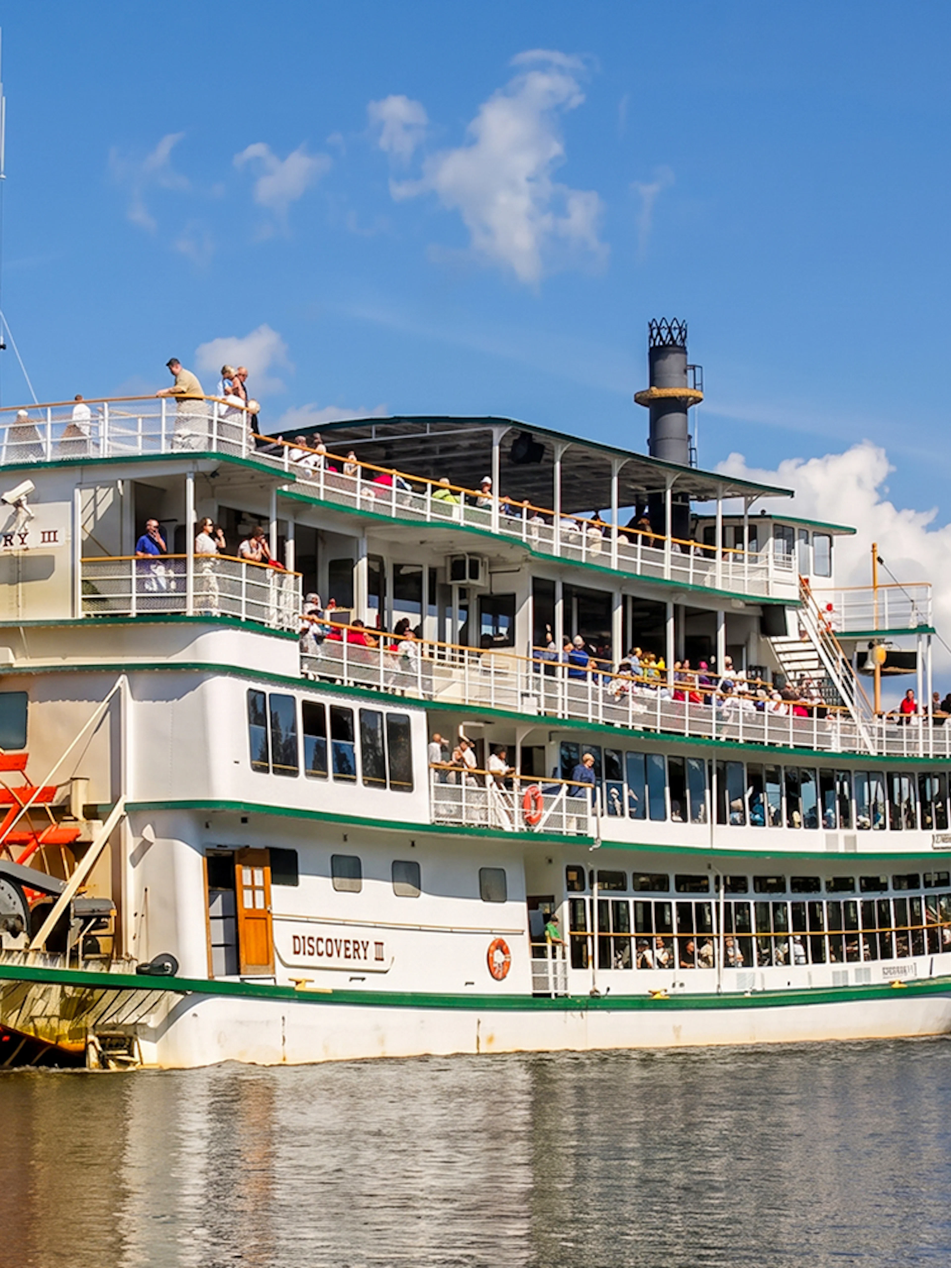 Riverboat Discovery cruise on Chena River during Ultimate Fairbanks Day Tour.