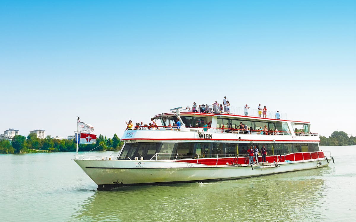 3.5-hour cruise of danube river with optional lunch-3 3.5-hour cruise of danube river with optional lunch-3