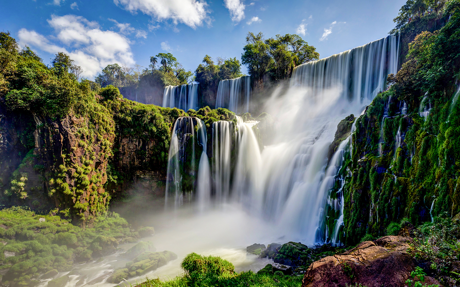 Devil's Throat, Iguazu Waterfalls Jungle Argentina Brazil
