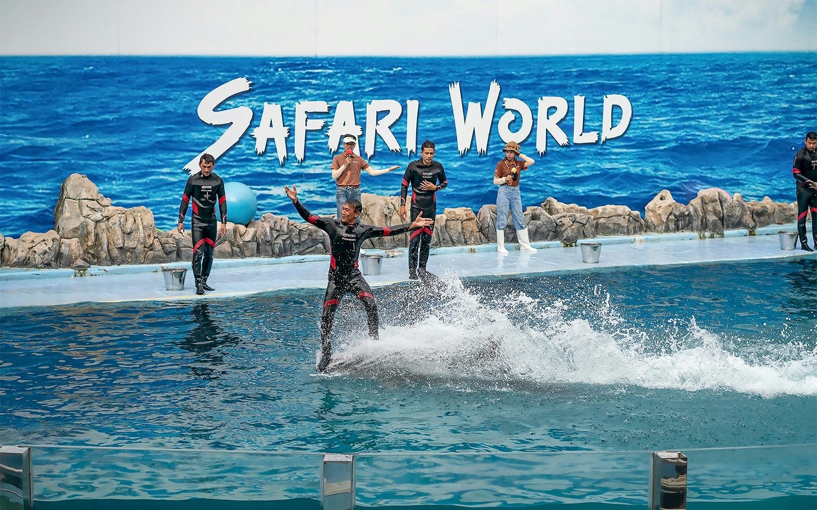 A live show - Safari World Bangkok tickets