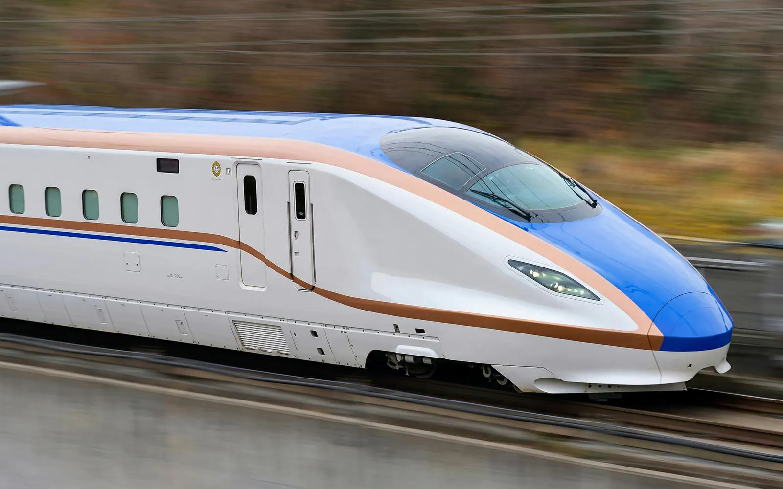 High-speed train on the Hokuriku Shinkansen line, Japan, for Jr pass Hokuriku arch area 7-day rail pass.