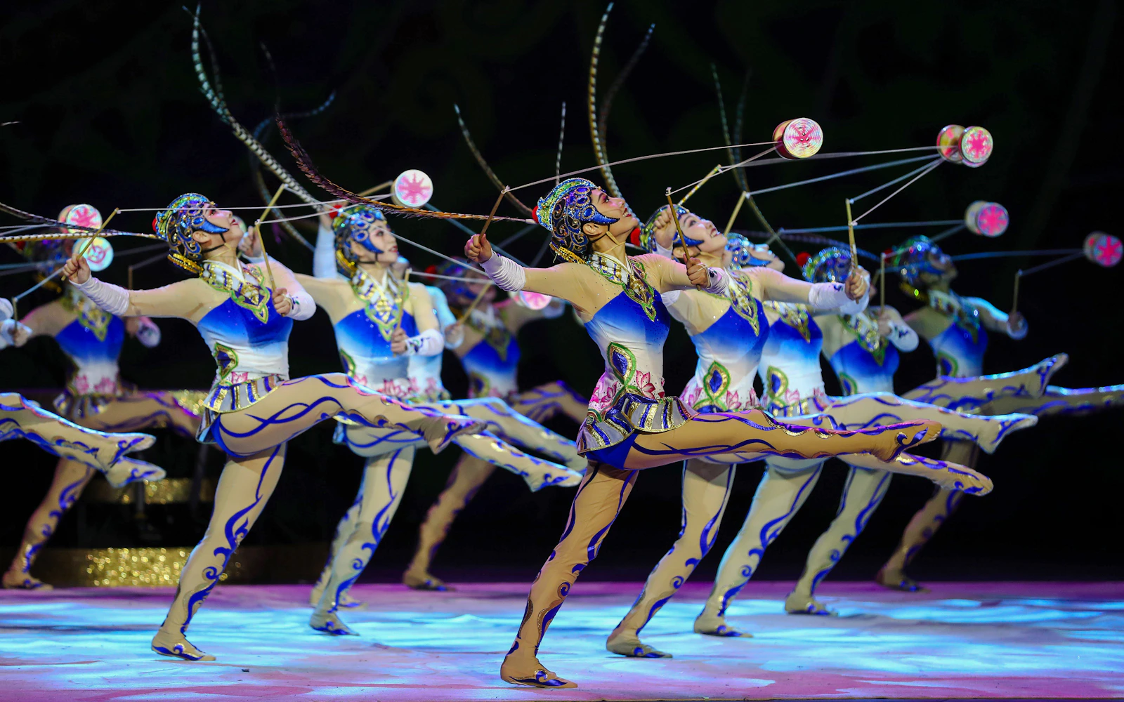 Red Theater Beijing: Acrobatic Show Tickets Image 3