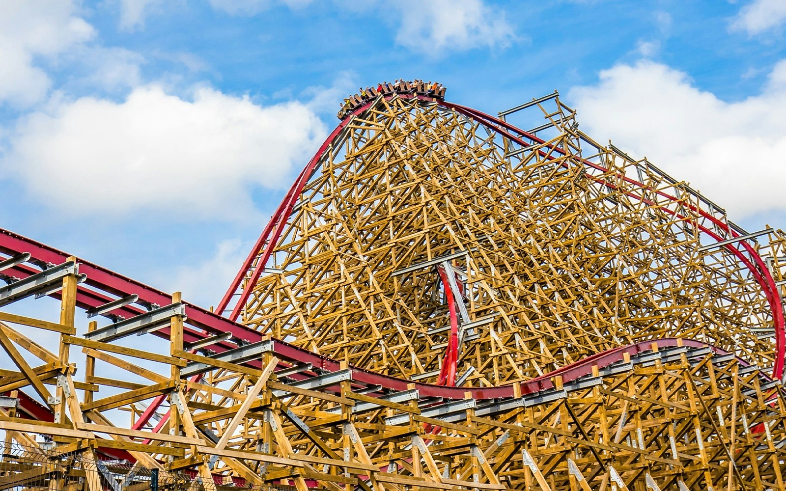 Zadra roller coaster Energylandia