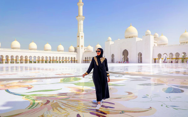 From Dubai: Premium Full-Day Sightseeing Tour of Abu Dhabi with Hotel Transfers
