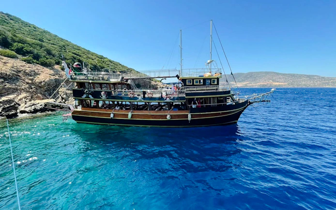 From Antalya: Pirate Boat Cruise with Lunch and Roundtrip Transfer