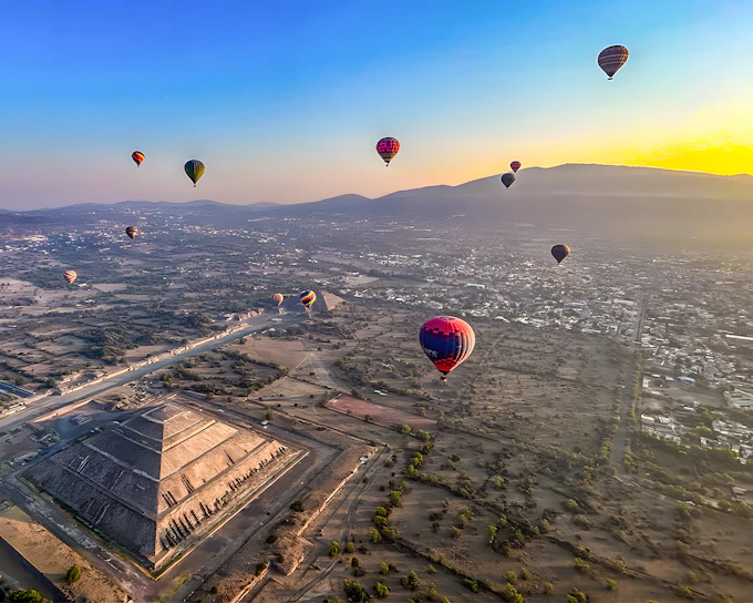 From Mexico City: Premium Hot Air Balloon Flight With Guided Tour of Teotihuacán & Basilica Visit