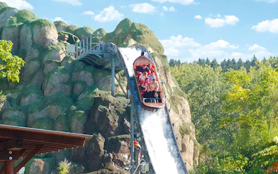 Guests on a water ride at LEGOLAND Deutschland.