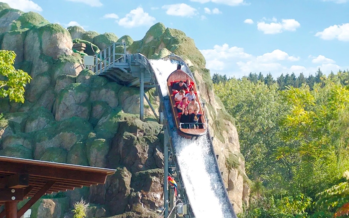 Guests on a water ride at LEGOLAND Deutschland.