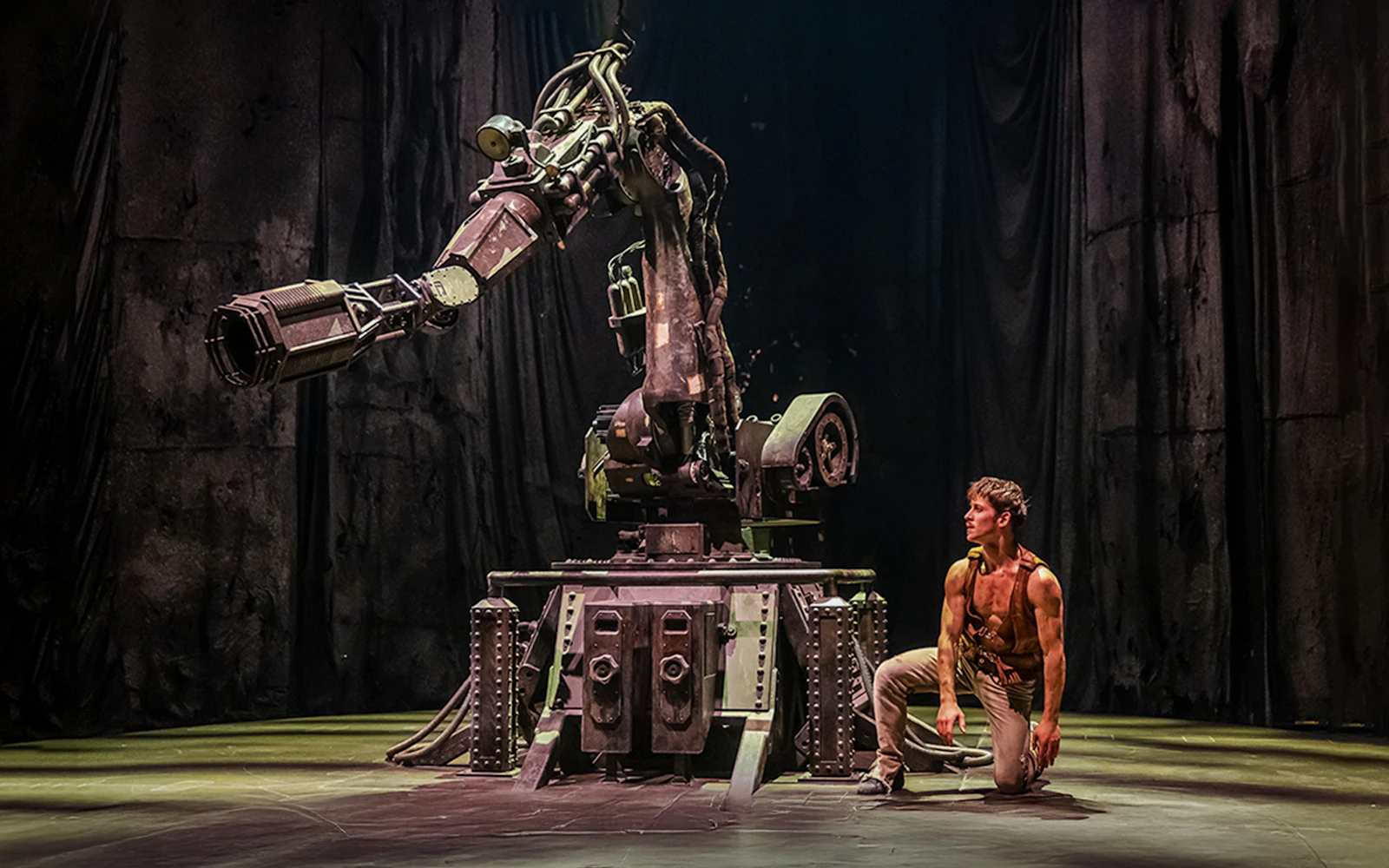 Budapest: Recirquel Walk My World Immersive Show Tickets Image 3
