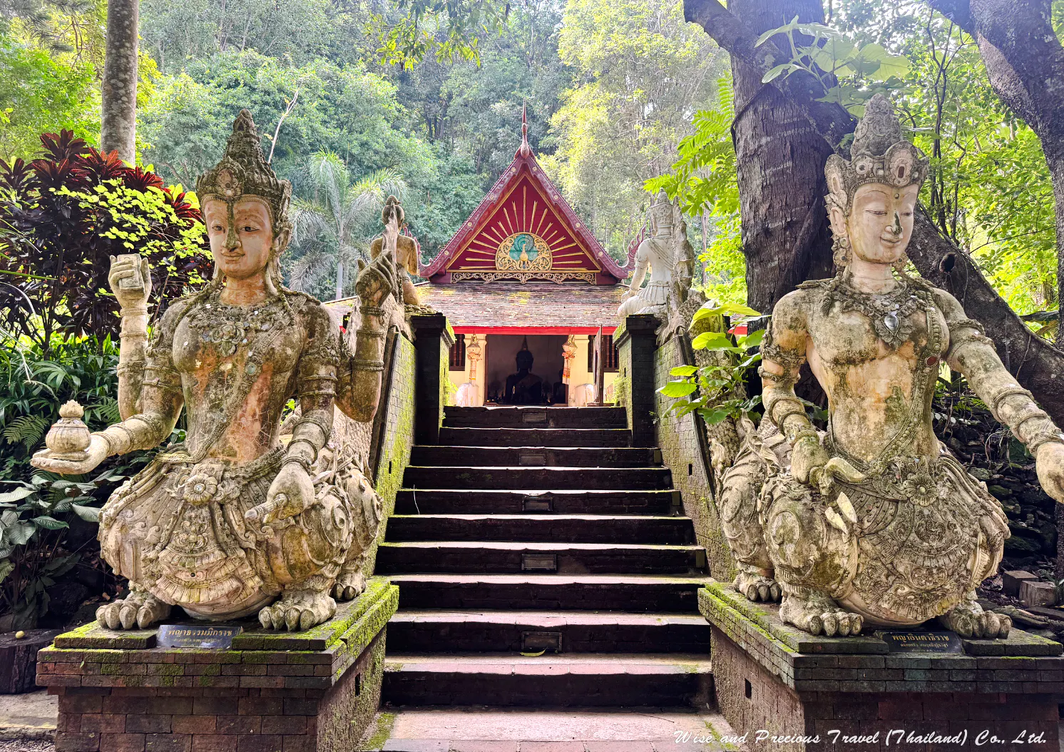 From Chiang Mai: Doi Suthep Temple and Wat Pha Lat Private Van Charter for Up to 8 Passengers Image 3