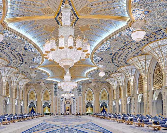 From Dubai: Private Abu Dhabi City Tour with Sheikh Zayed Grand Mosque Entry