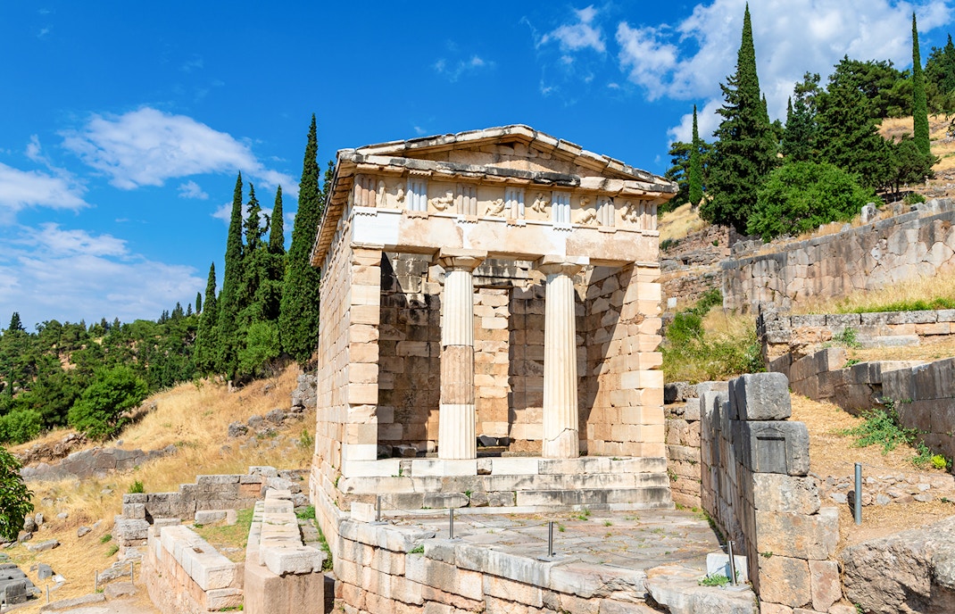 cella inner chamber of temple of apollo