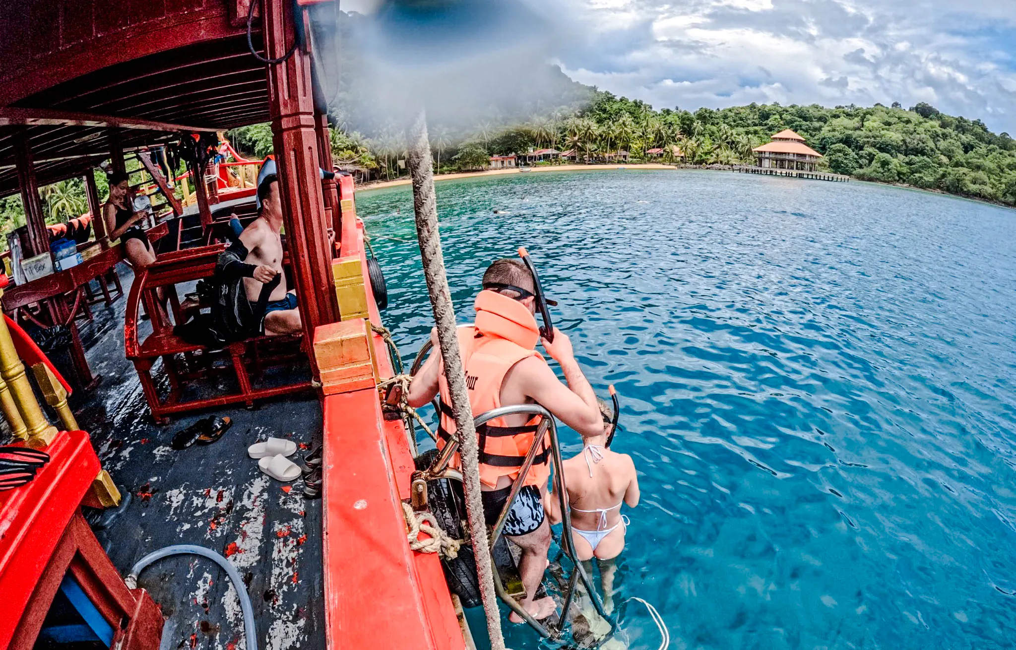 Koh Chang 3 or 4-Island Big Boat Snorkeling Tour with Lunch
