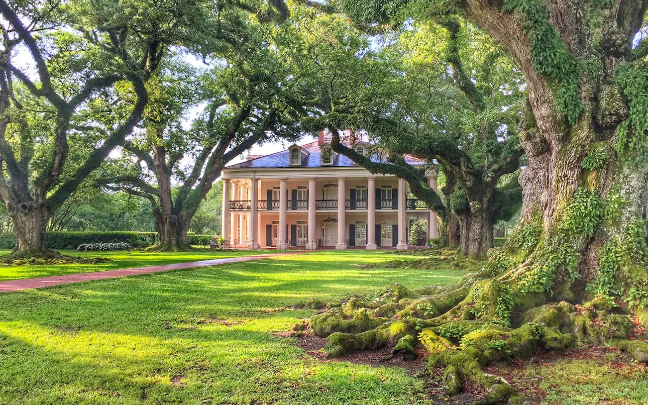Oak Alley Plantation with oak trees lining the path, New Orleans tour.