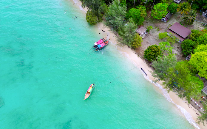 From Koh Lanta: 4 Islands Longtail Boat Tour with Emerald Cave