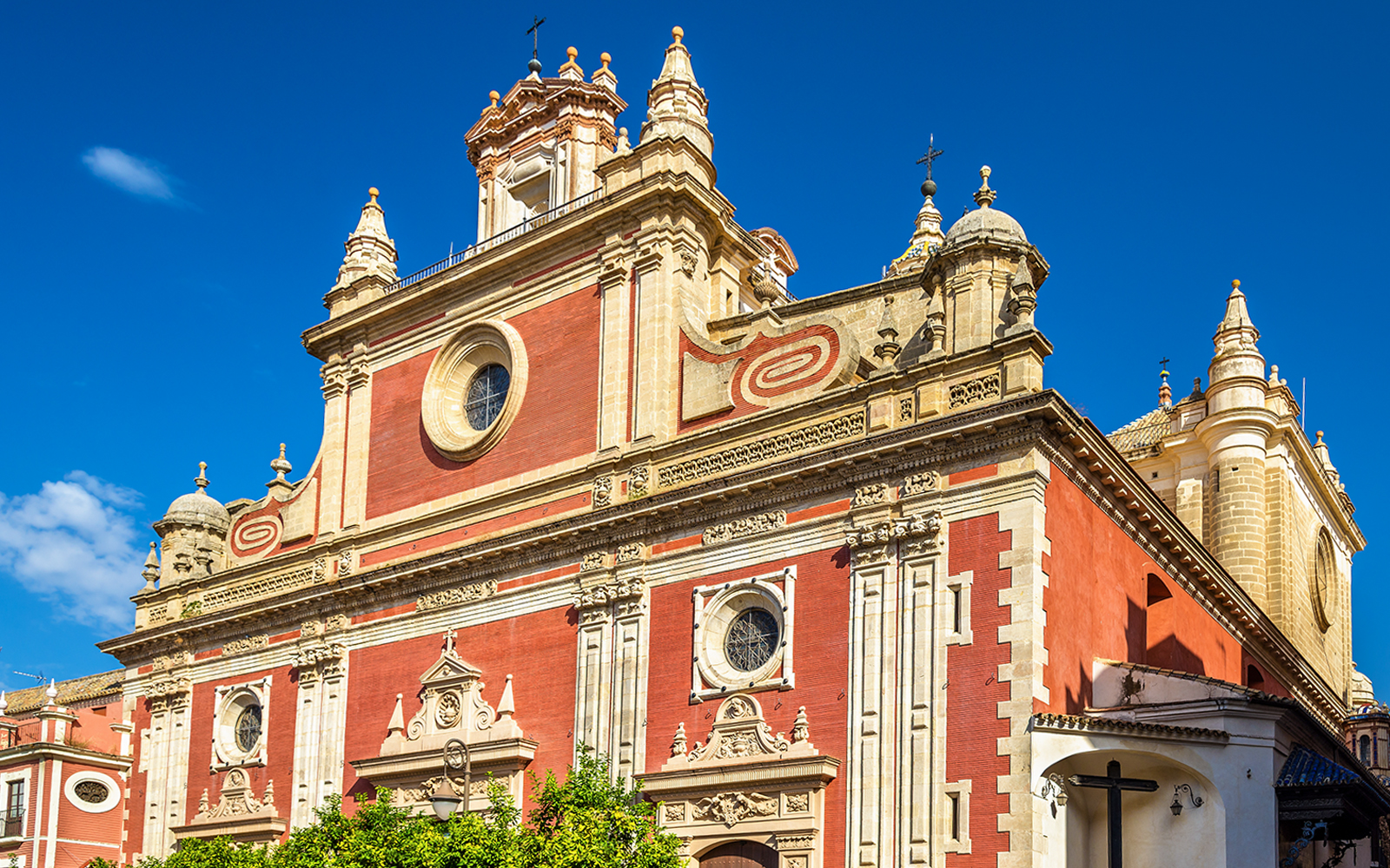 Walking Tour of Salvador Church, Casa Pilatos & Metropol