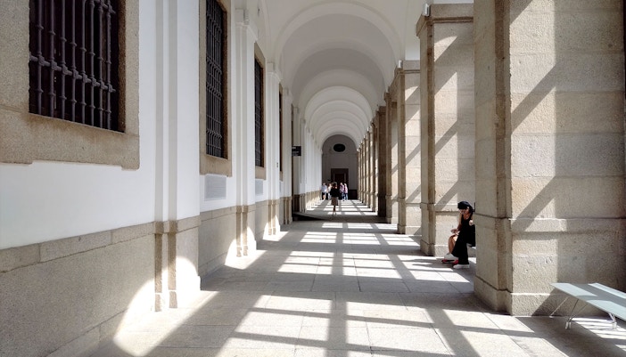 short on time reina sofia