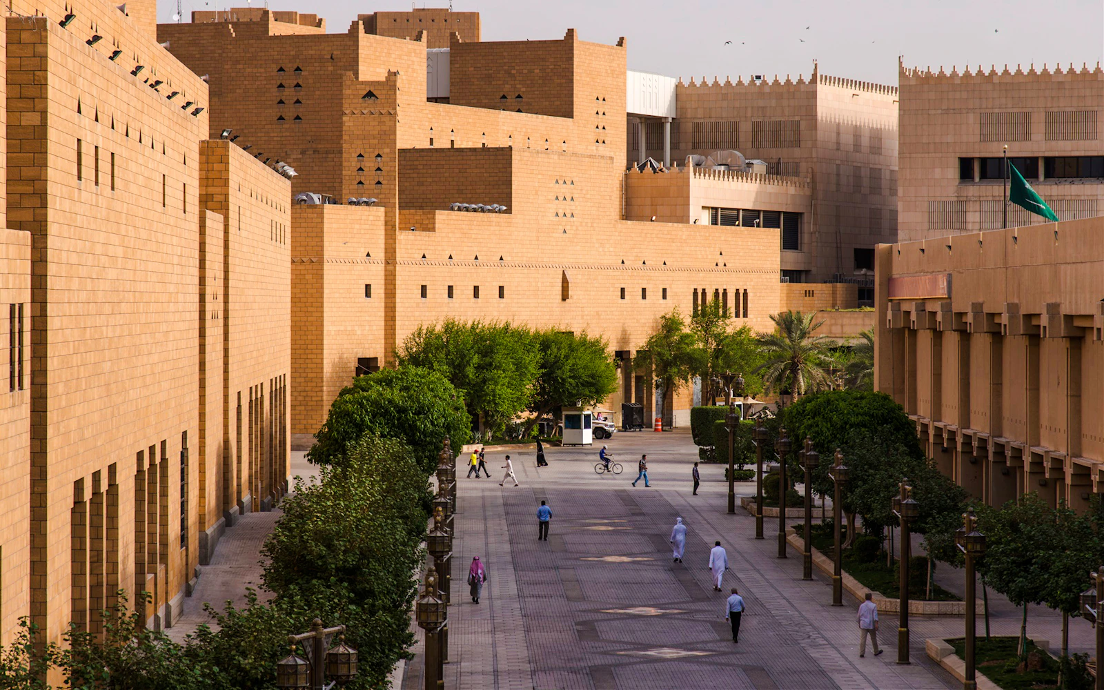 Riyadh City Tour with Guide & Transport: Al-Masmak Fortress & Kingdom Centre Sky Bridge Image 2