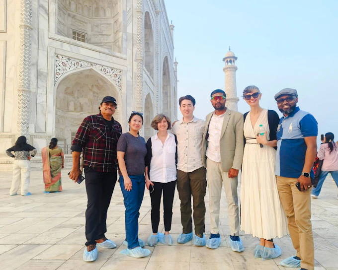 Agra Taj Mahal Private Guided Tour with Skip-the-Line Entry and Hotel Transfers