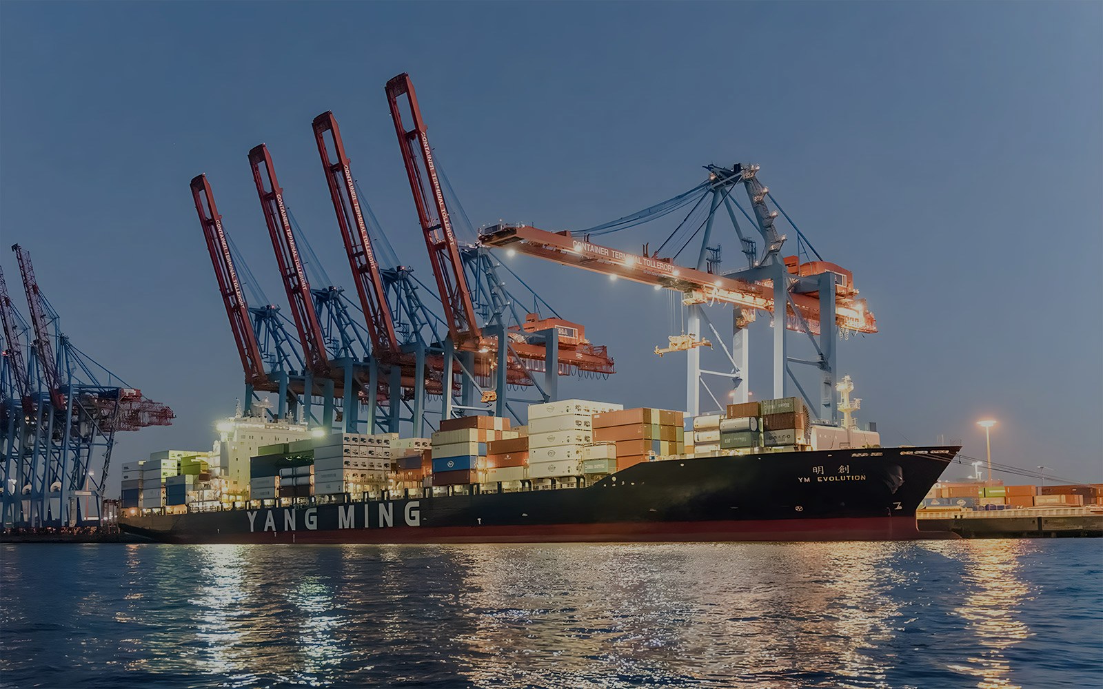 Grand Evening Lights Cruise in river Elbe Germany