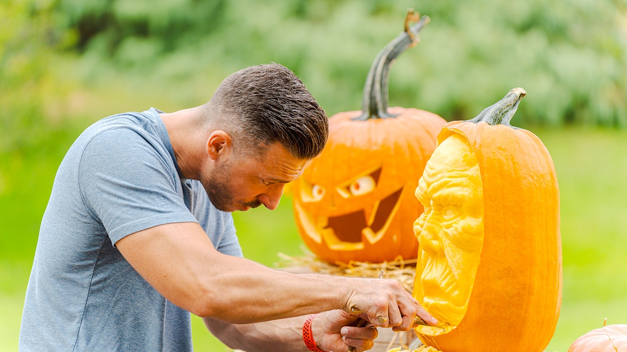 Pumpkin carving demonstration at New York Botanical Garden.