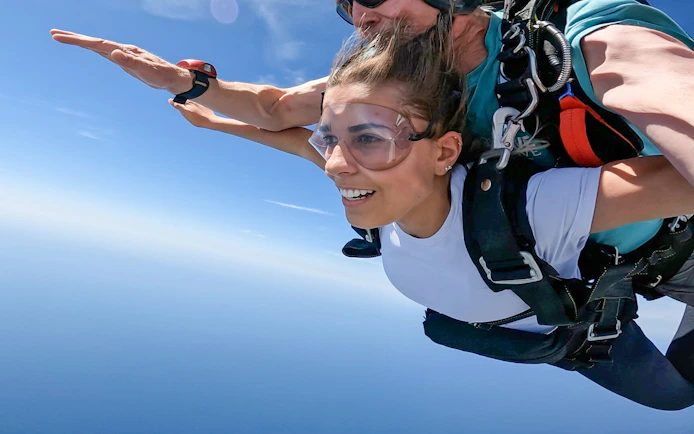 Tandem skydive over Shellharbour, Sydney at 15,000ft with ocean view.