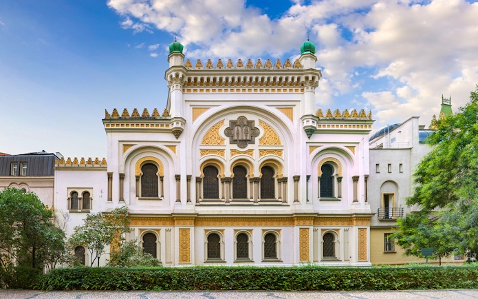 Spanish Synagogue facade in Prague's Jewish Quarter.