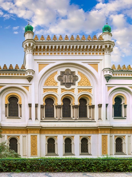 Spanish Synagogue facade in Prague's Jewish Quarter.