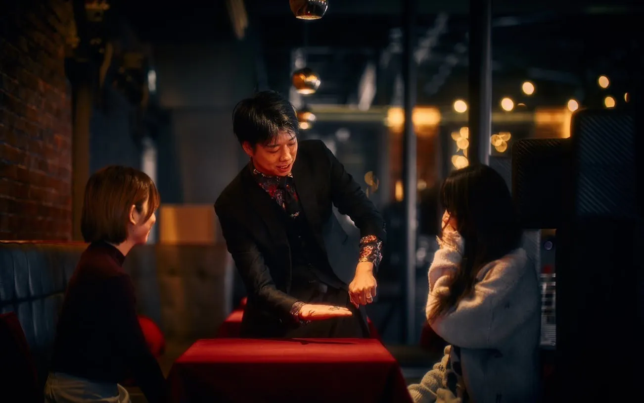 Close-Up Magic Show and Signature Cocktails Experience at BAR21 Tokyo Tickets Image 10
