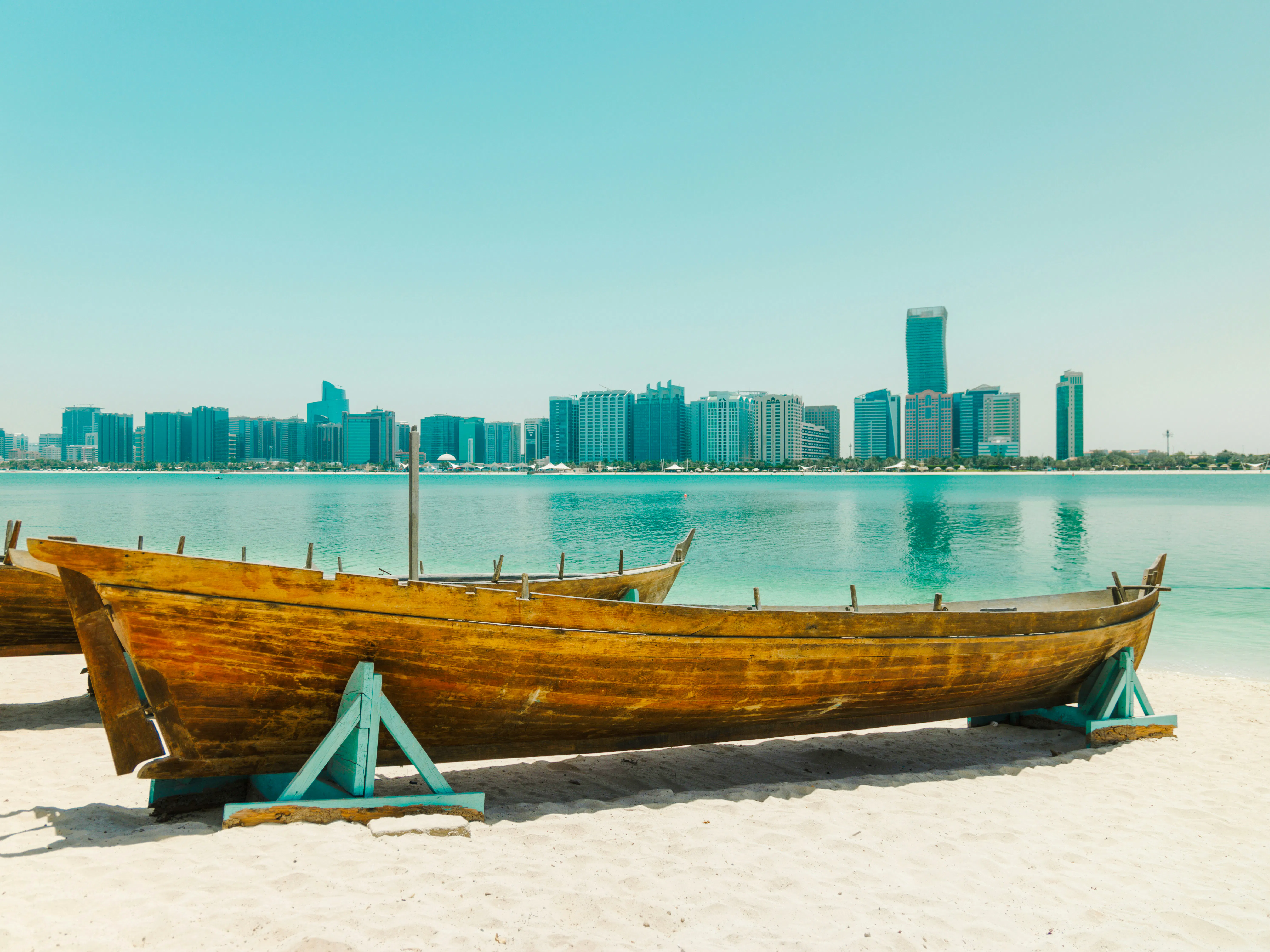 private tour durch abu dhabi mit besuch der scheich-zayid-moschee und hin- und rücktransfer-7