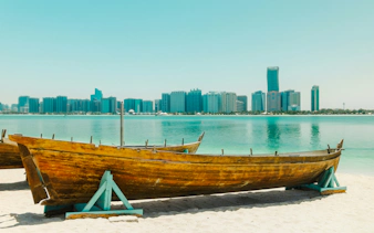 private tour durch abu dhabi mit besuch der scheich-zayid-moschee und hin- und rücktransfer-7