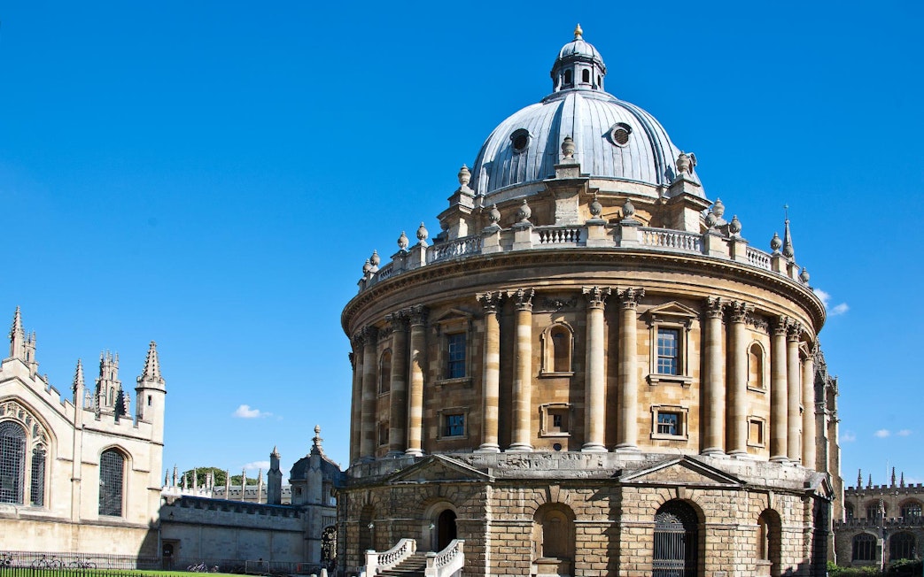 Radcliffe Camera in Oxford, part of the Oxford by Rail day tour from London.